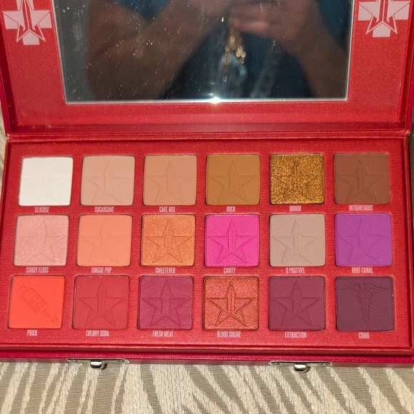 Jeffree Star Blood Sugar Eyeshadow Palette - Red & White Graphic Case - Picture 4 of 5